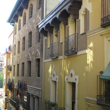 Apartamentos Turisticos Reyes Catolicos Zaragoza Luaran gambar