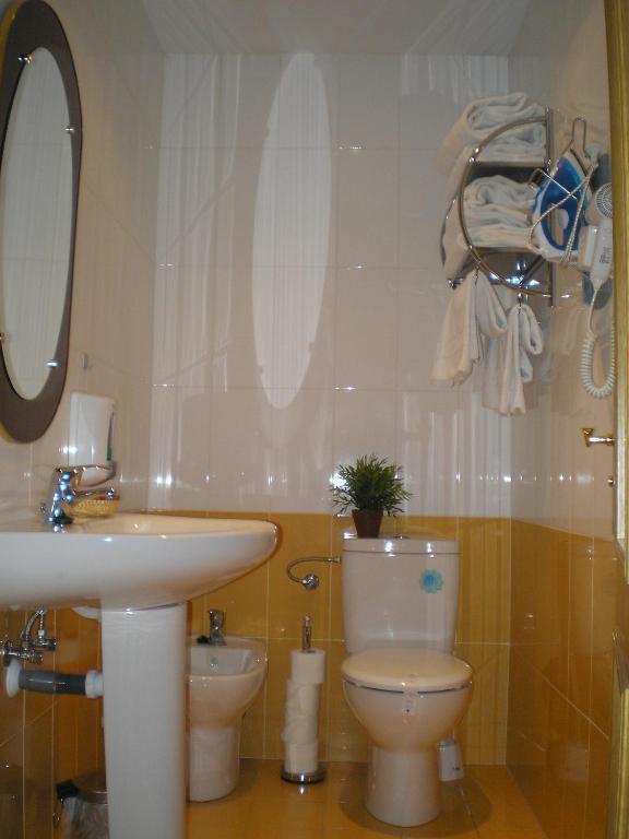 Apartamentos Turisticos Reyes Catolicos Zaragoza Bilik gambar