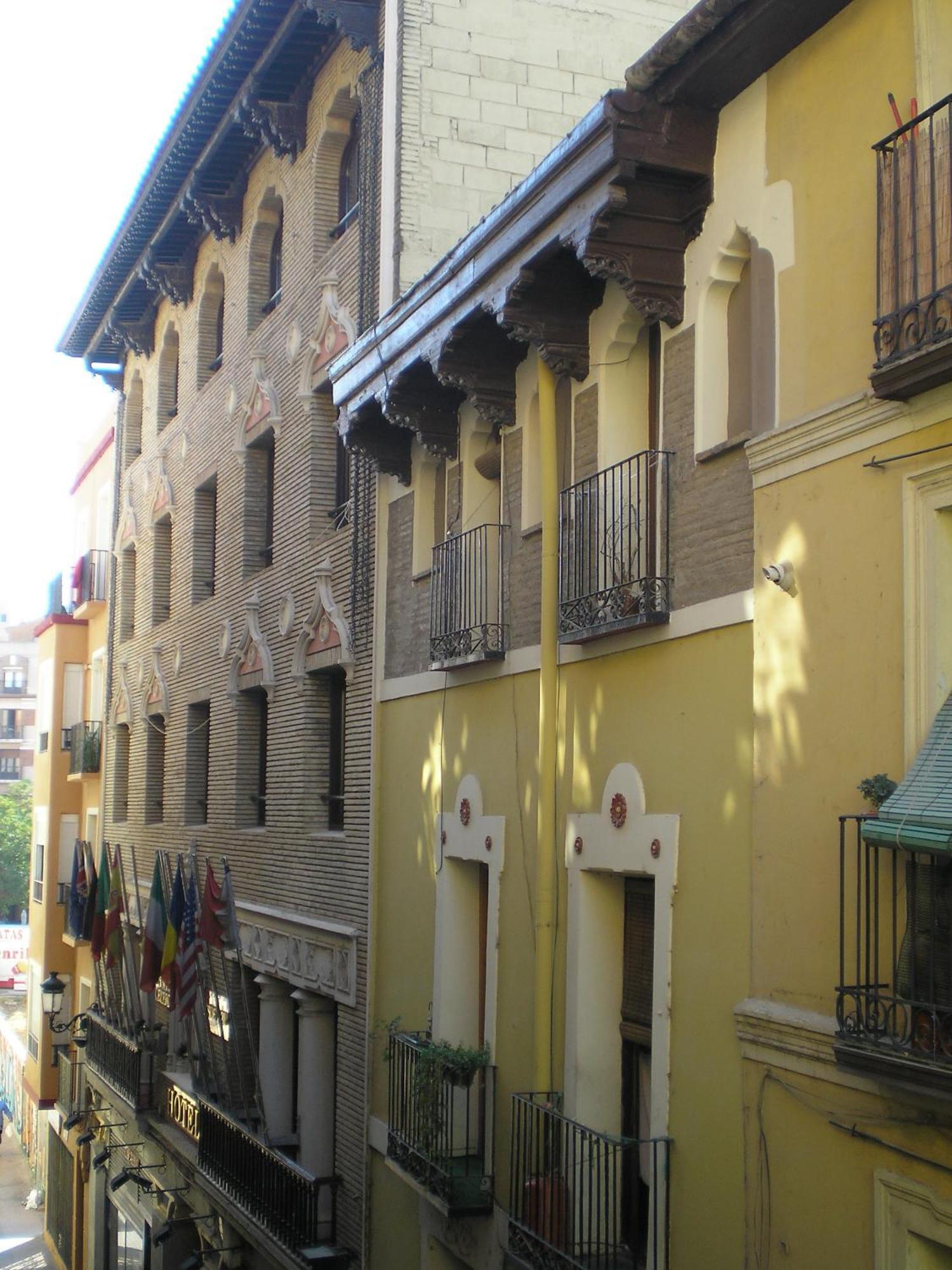 Apartamentos Turisticos Reyes Catolicos Zaragoza Luaran gambar