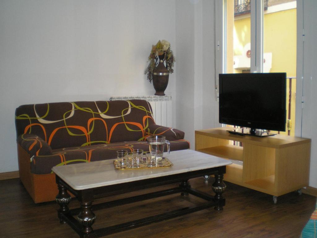 Apartamentos Turisticos Reyes Catolicos Zaragoza Luaran gambar